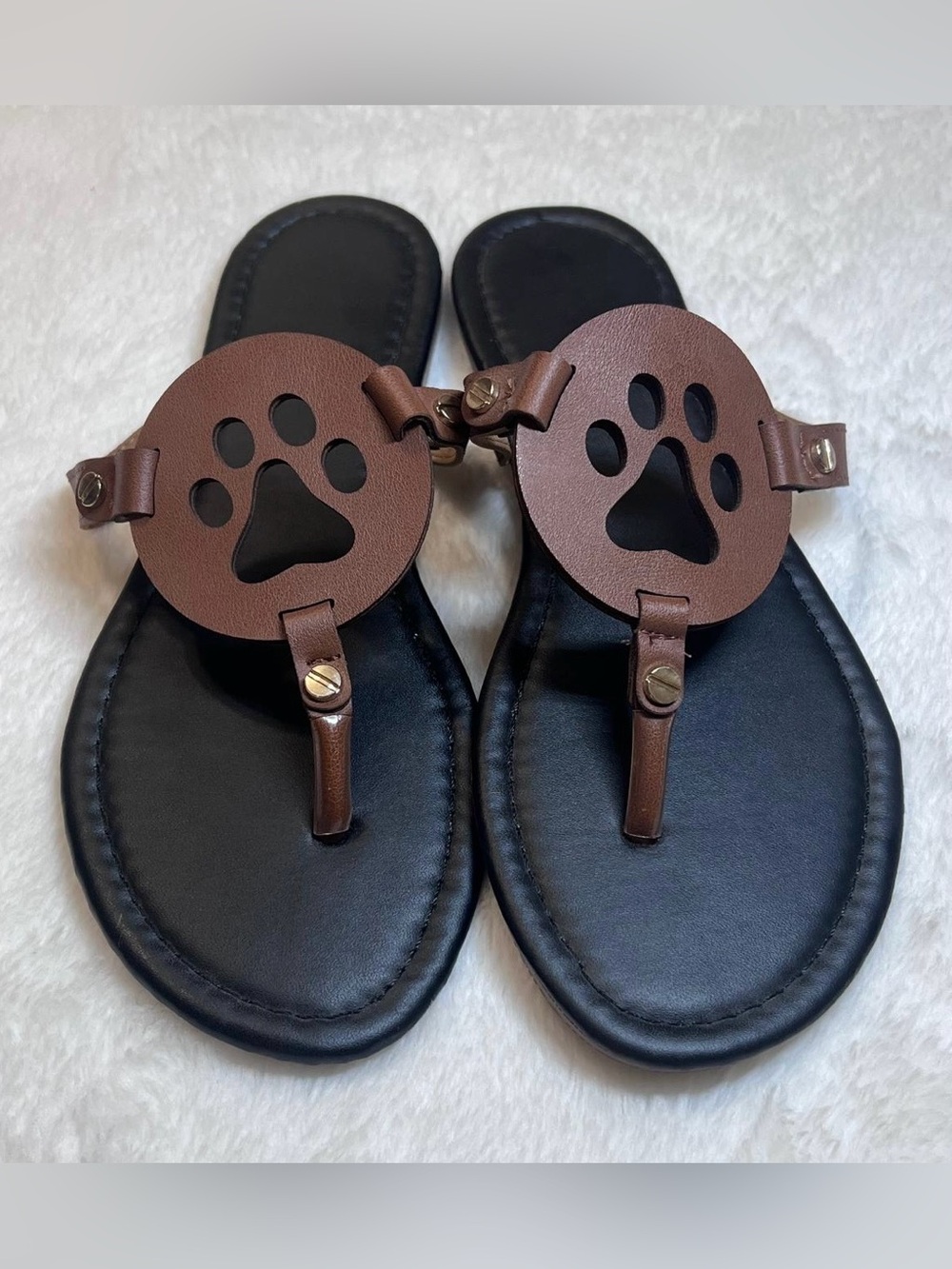 Women’s Brown Paw-Accent Leatherette Sandals